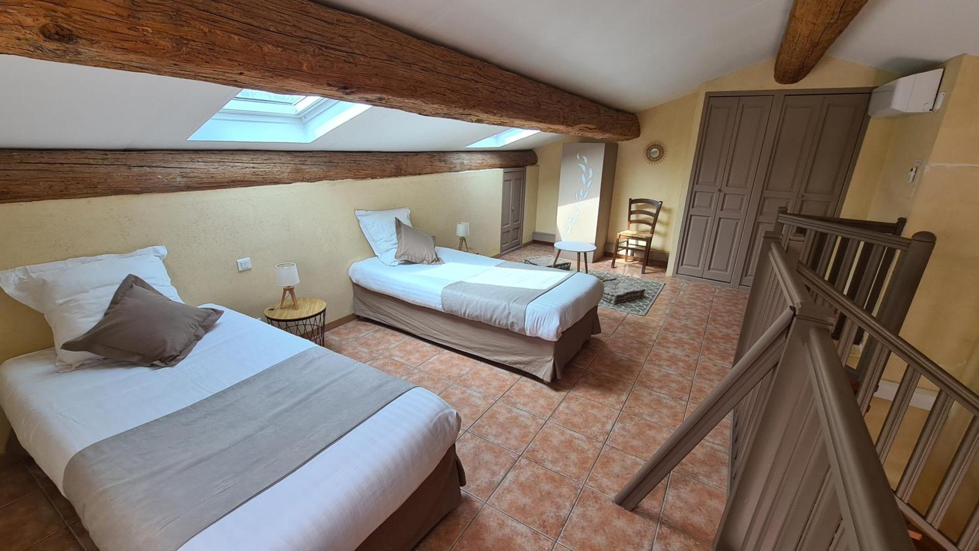 Logis Hotel La Bastide Saint Bach Suze-la-Rousse Room photo