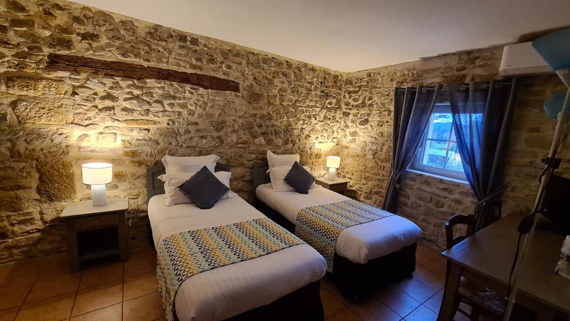 Logis Hotel La Bastide Saint Bach Suze-la-Rousse Exterior photo